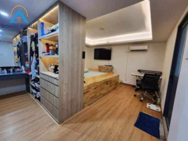 Home in Metric Way