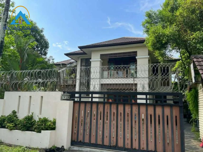 Home in Metric Way